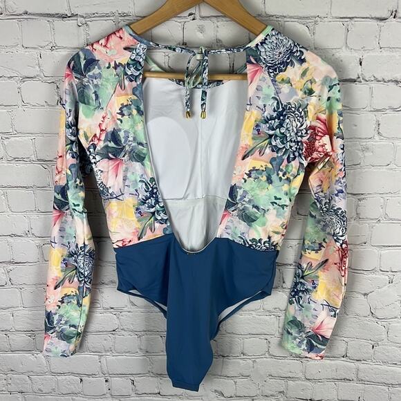 Phax Paddle Suit in a floral print top & solid bottom. Medium coverage. NWT - Picture 6 of 8